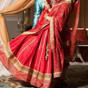 Lahenga choli comes with 2 duppattas